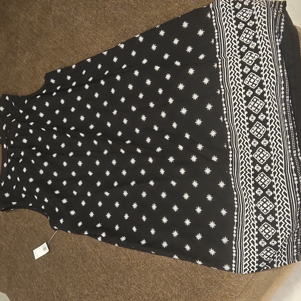 Old Navy Black and White Patterned Sleeveless Dress - Picture 6 of 6